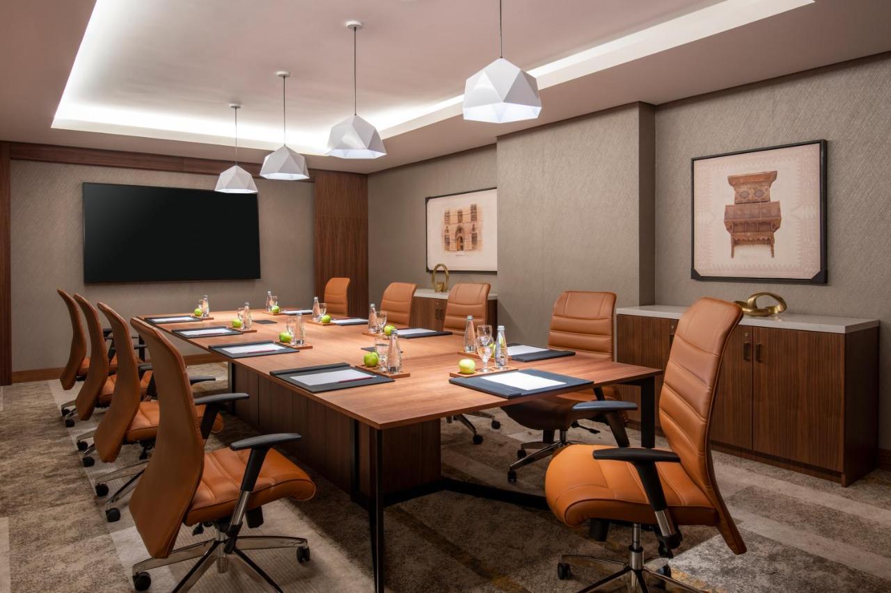 Swissotel Living 제다 외부 사진 Boardroom at The Westin