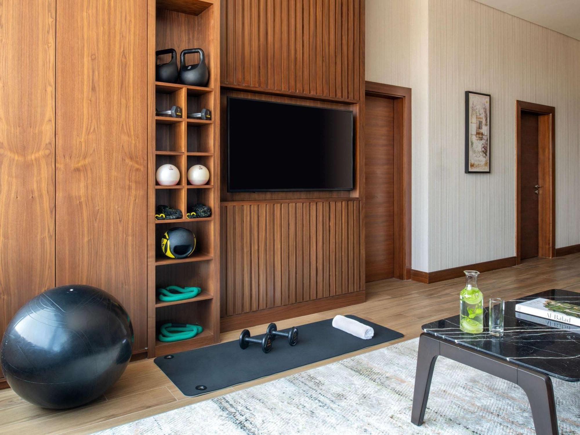 Swissotel Living 제다 외부 사진 The gym at the 100 Queen's Gate